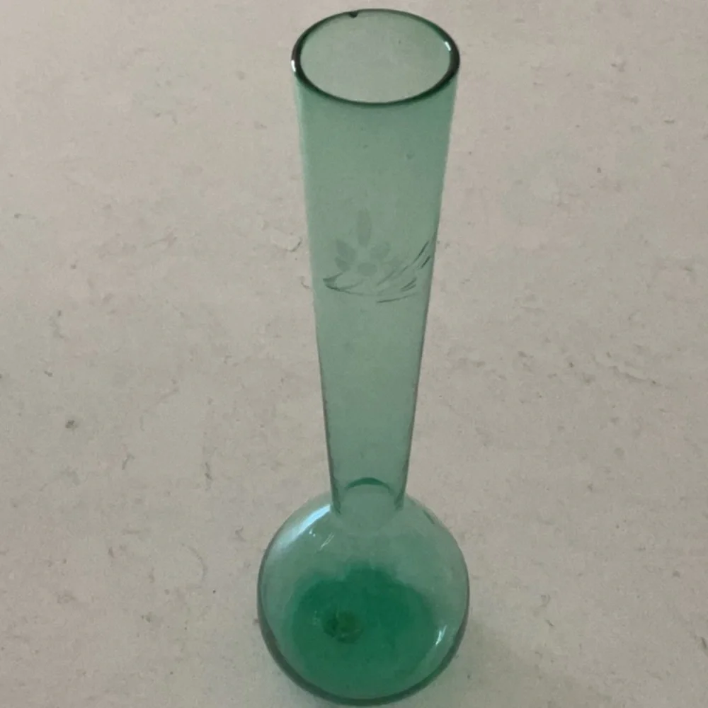 MCM Vintage Green ART Glass Bud Vase Bulb Fluted with Floral Etching 8